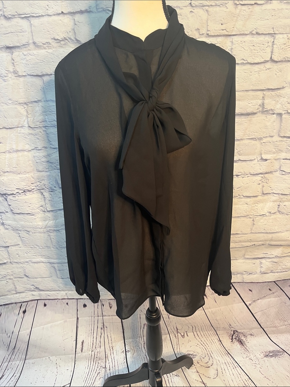 Good American Old Hollywood Open Back Blouse Semi-Sheer Bow Size 1 Small